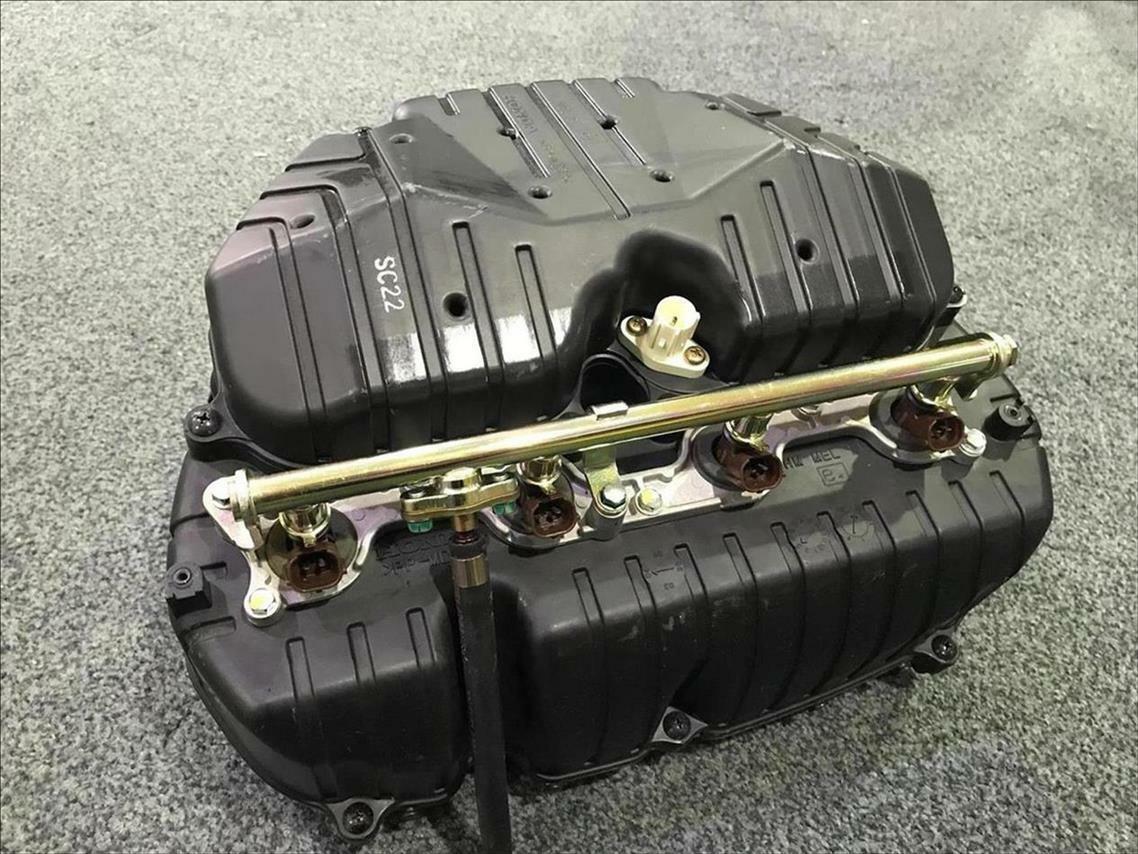 HONDA CBR1000 RR4 RR5 2004 2005 AIRBOX 17220-MEL-010 INC FUEL RAIL AND INJECTORS - Image 3